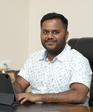 Mr. Akshay Thangavel